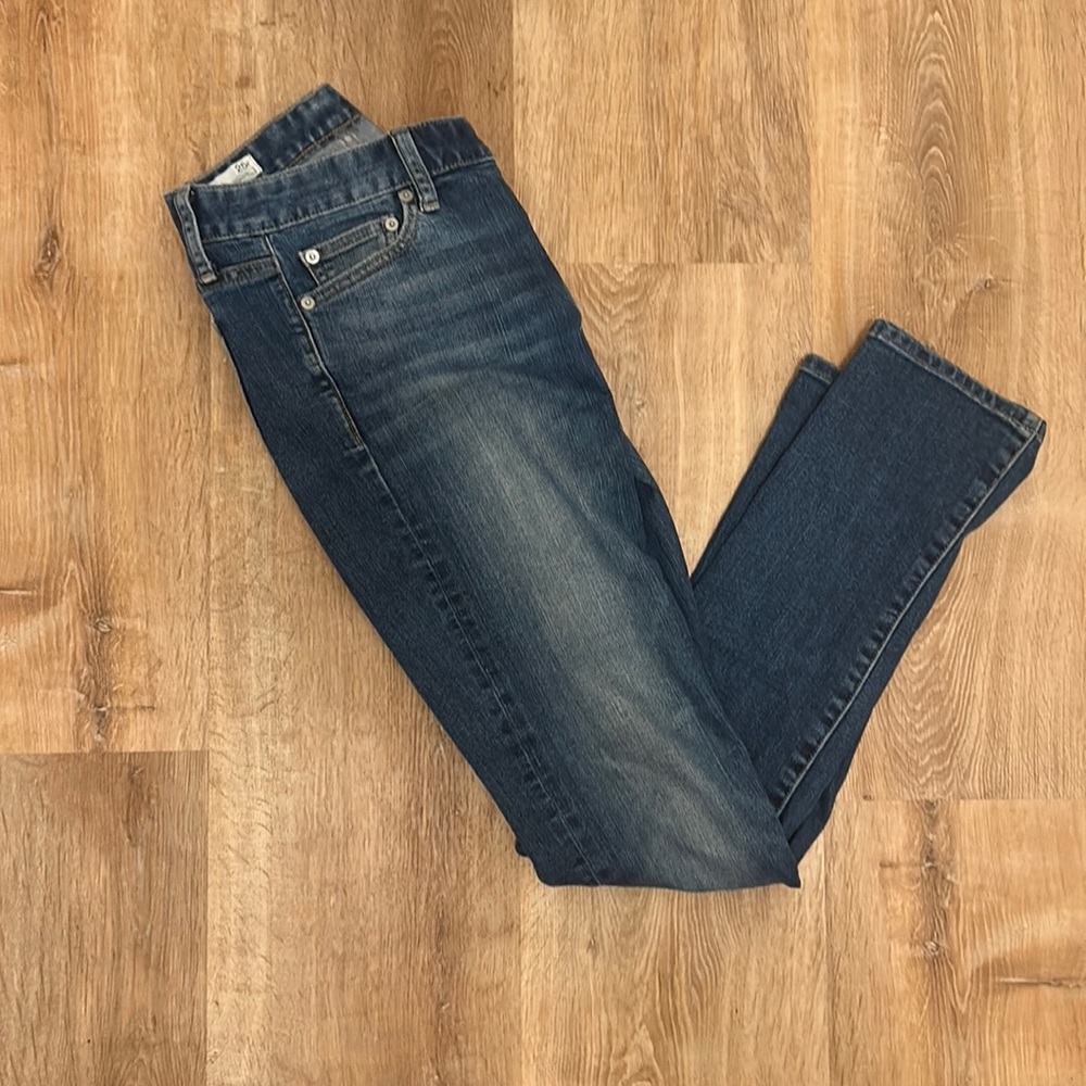 Gap real straight medium wash jeans size 25R